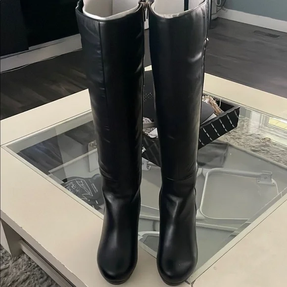 Elegant Black Knee-High Women's Boots Genuine Leather - Picture 1 of 3